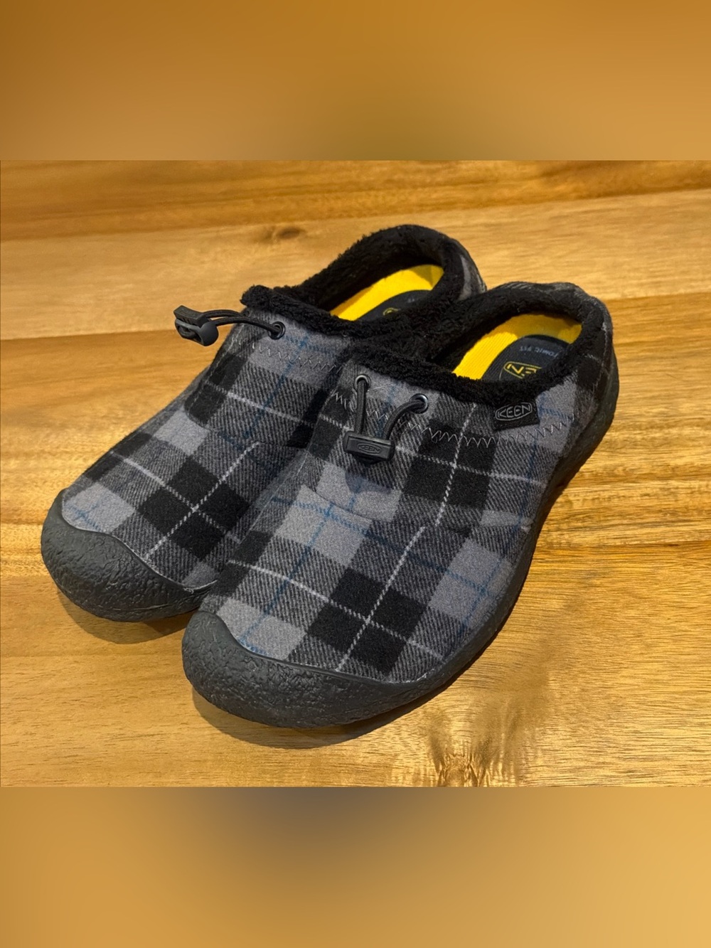 KEEN Women's Howser III Slide Slippers in Black Plaid / Steel Grey Size 7
